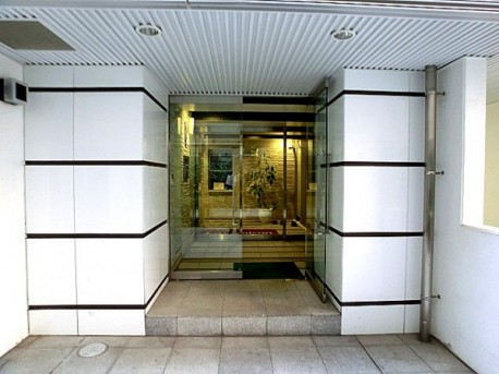 エントランス前