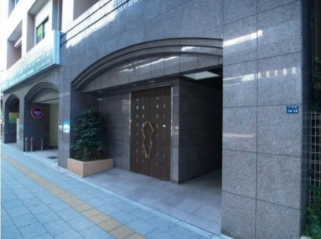 エントランス前